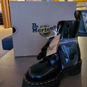 Women's size 5 Dr. Martens platform boots